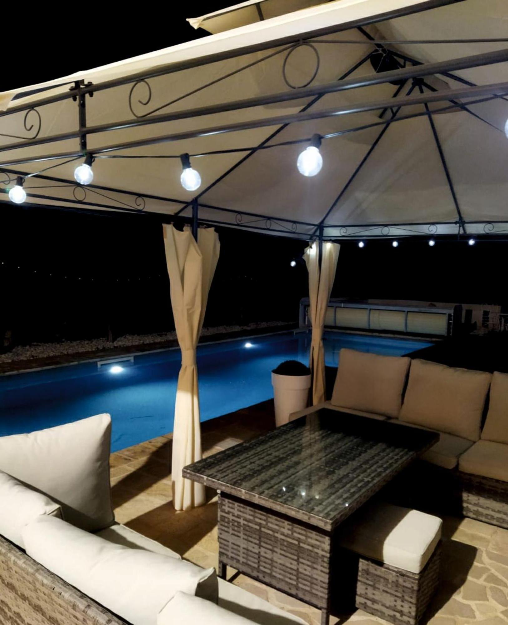 Villa Brachychiton 오스투니 외부 사진
